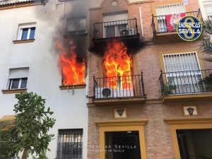 Apagan-un-incendio-en-una-vivienda-desocupada-de-Bami-Sevilla.jpg