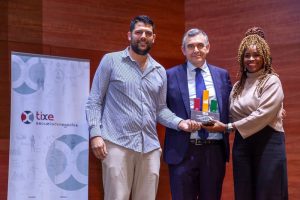 La-empresa-sevillana-de-dermocosmetica-AOKlabs-recibe-premio-de-la.jpg