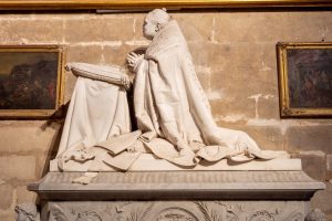 Visitas-guiadas-a-los-sepulcros-de-los-arzobispos-en-la.jpg